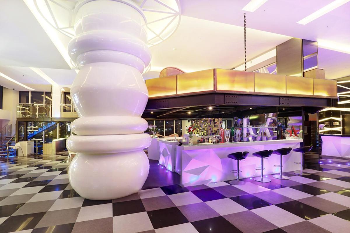 Aston Kupang Hotel & Convention Center Extérieur photo
