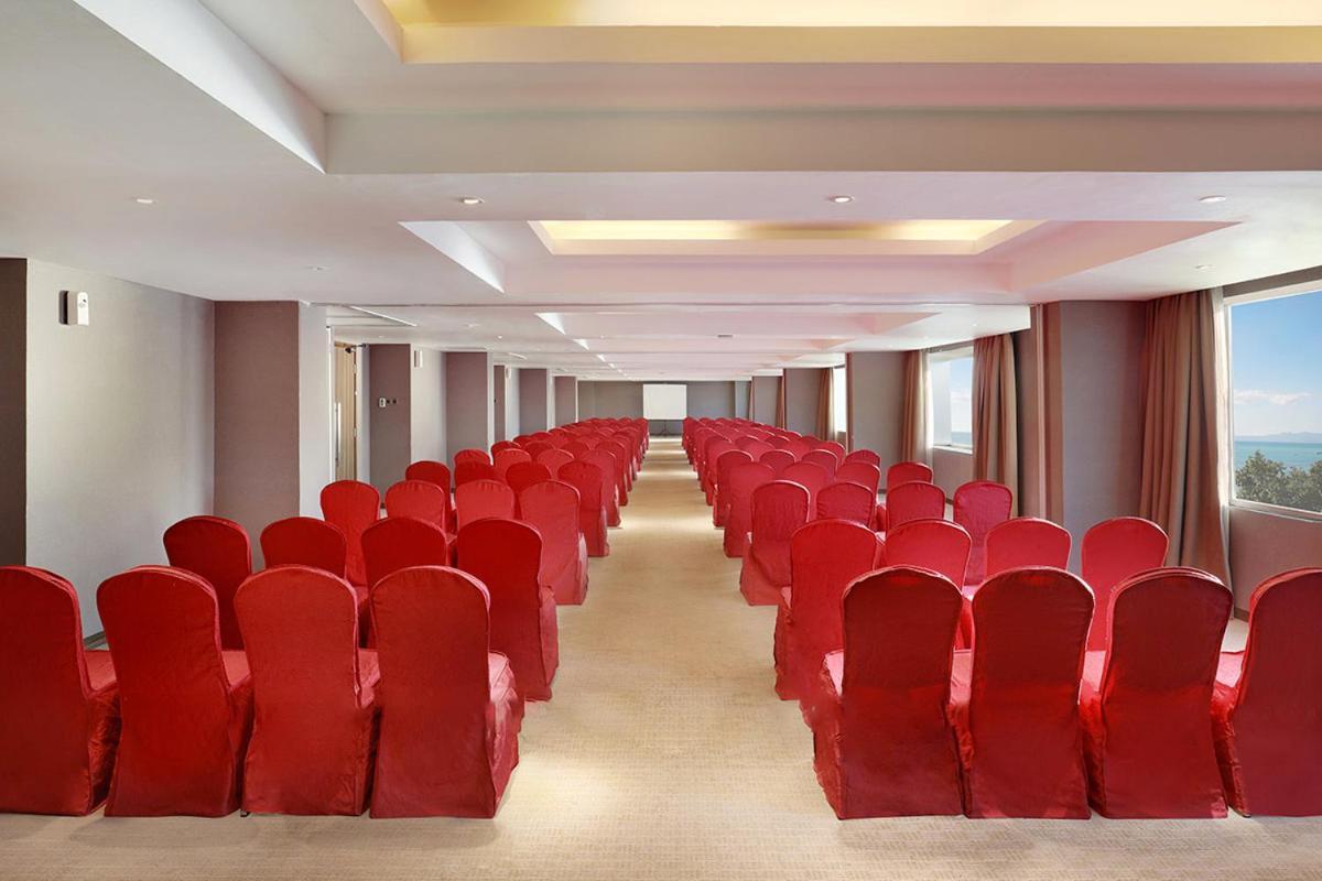 Aston Kupang Hotel & Convention Center Extérieur photo