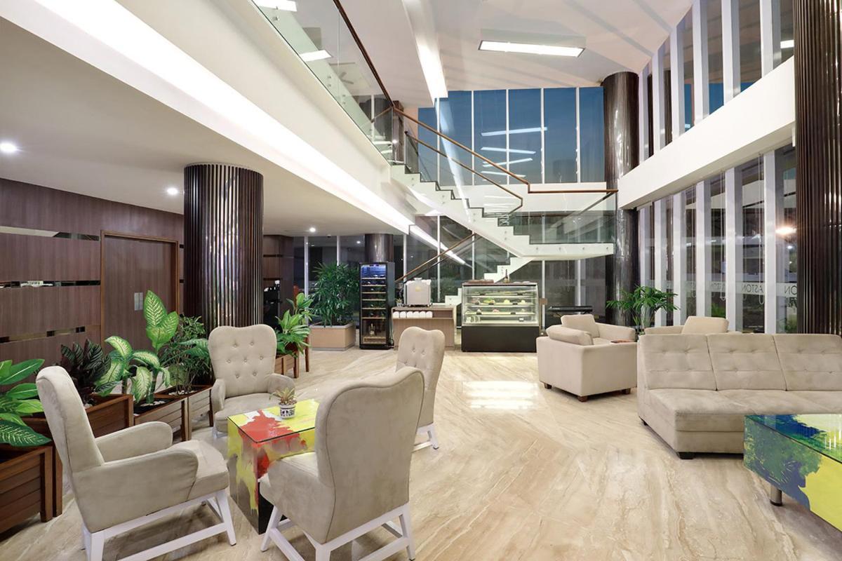 Aston Kupang Hotel & Convention Center Extérieur photo