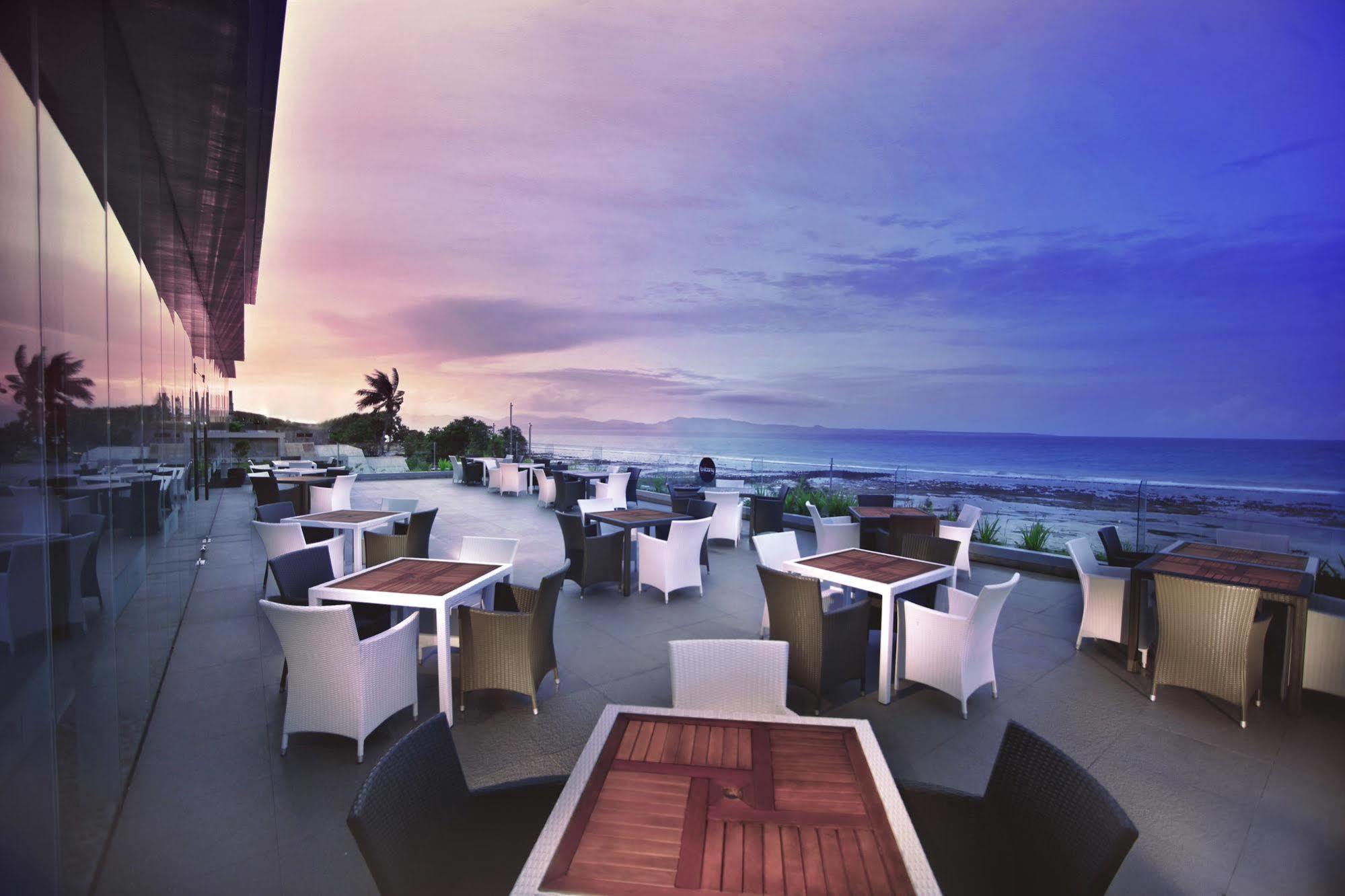 Aston Kupang Hotel & Convention Center Extérieur photo